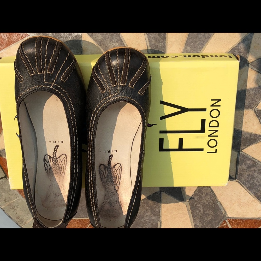 Pre-owned, London Fly ladies high heel 2” shoes.